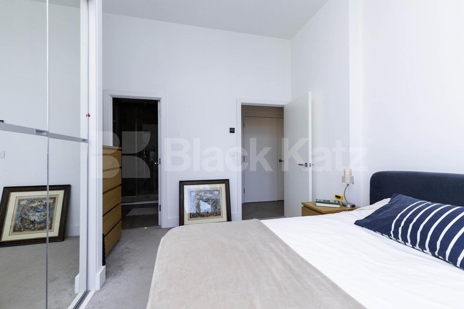 New Development 2 bed 2 bath with large balcony close to kings cross Market Road, Caledonian Road